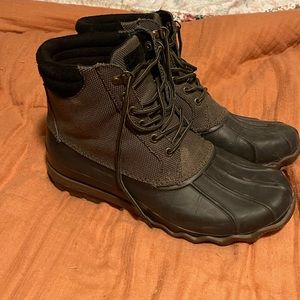 Men Sperry Boots, charcoal/green 9.5